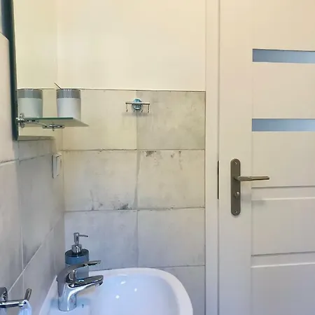 Zakatek Podolany منزل للإقامة *